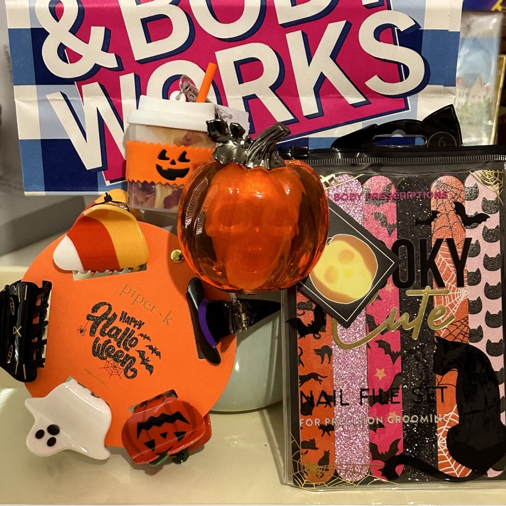 Goody Pack: B&BW Wallflower, Sanitizer holder, Files and PiperK clips